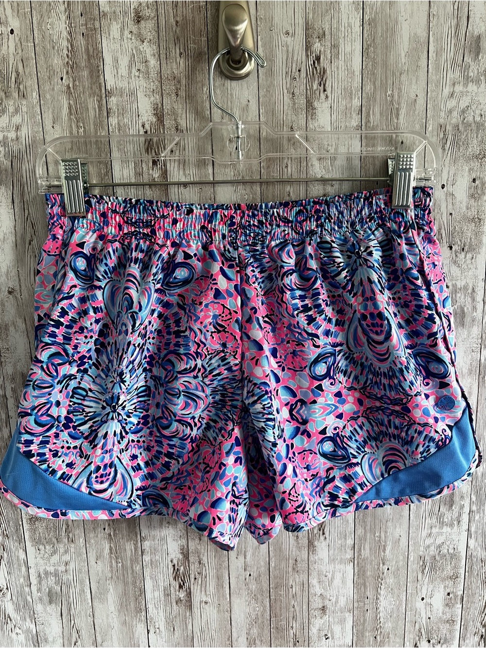 Lilly Pulitzer Ocean Trail Running Athletic Shorts Call My Shell Phone Small